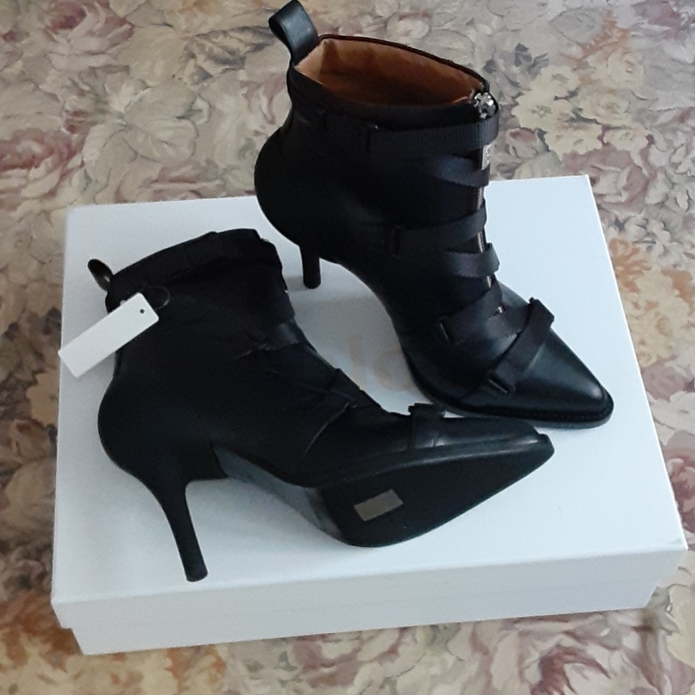 RARE Chloe Boots
